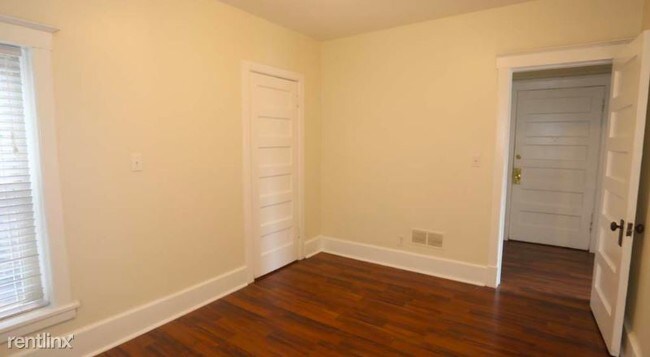 Foto del edificio - 4852 S Cottage Grove Ave