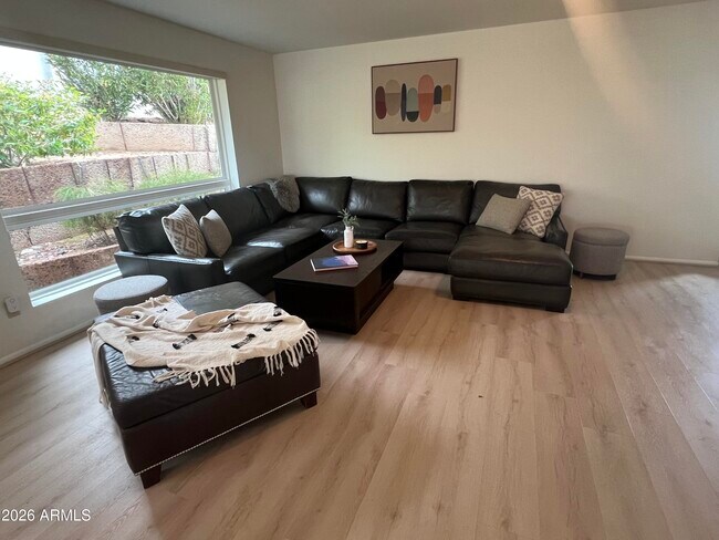 Foto del edificio - 6802 N 26th St