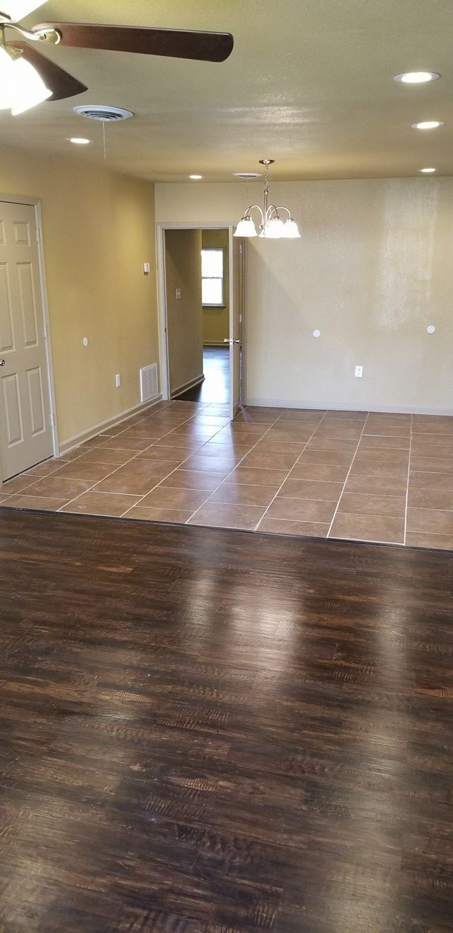 Building Photo - 1103 Brentwood Dr
