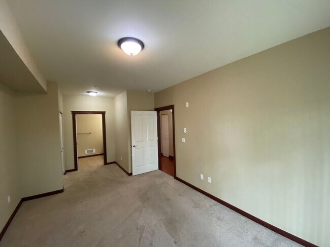 Foto del edificio - 259 W Bakerview Rd