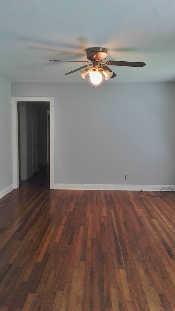 Building Photo - DO NOT APPLY, CURRENT TENANT ADDING ROOMMA...