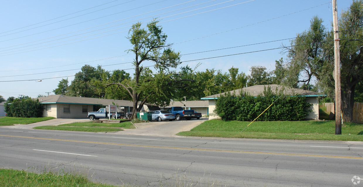 Foto del edificio - 626 S Sheridan Rd