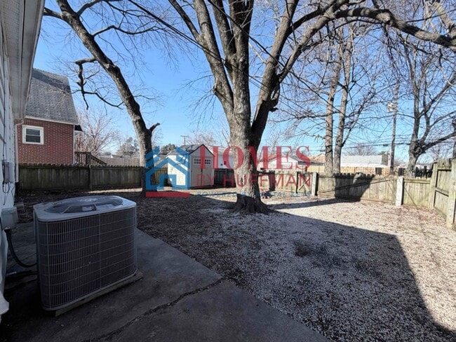 Building Photo - Two Bedroom House | Northside