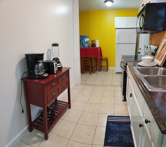 Building Photo - 4871 Tchoupitoulas St