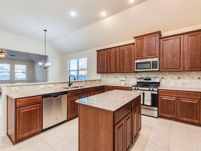 Building Photo - 2305 Broken Wagon Dr