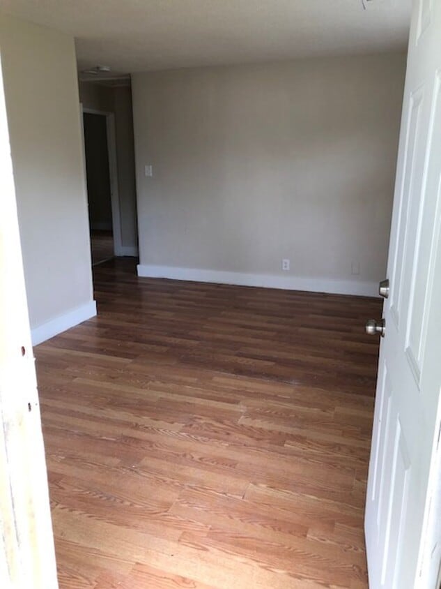 Building Photo - MOVE IN SPECIAL AVAILABLE!