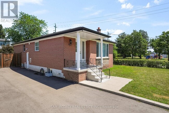 Building Photo - 544 Sandmere Pl