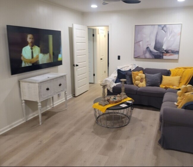 Foto del edificio - 3321 4th Ave