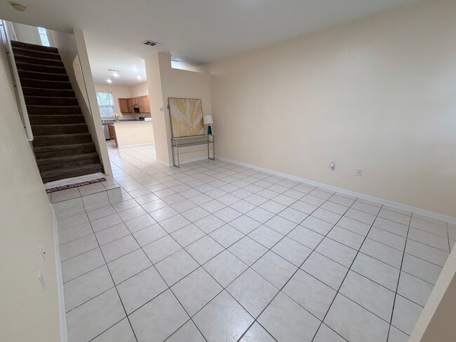 Building Photo - 3880 SW 20th Ave