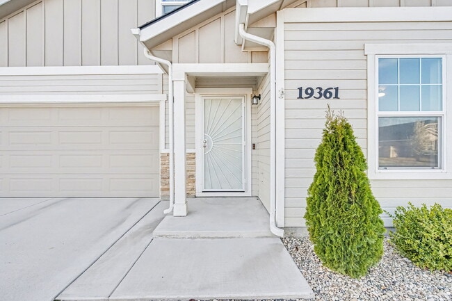 Building Photo - 19361 Kiowa Crk Wy