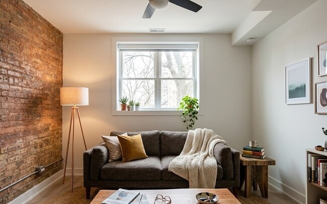 Building Photo - 3251 W Belden Ave