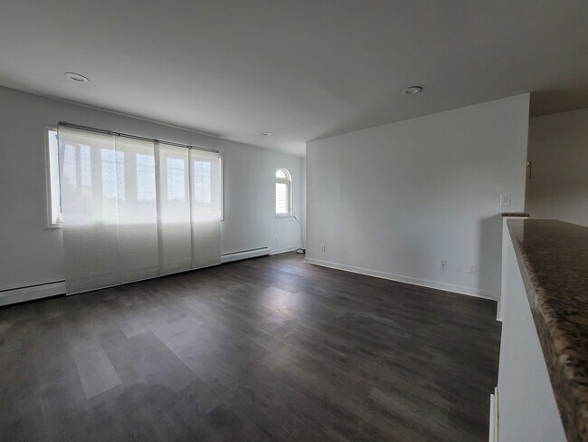 Living room - 137 Avenue E