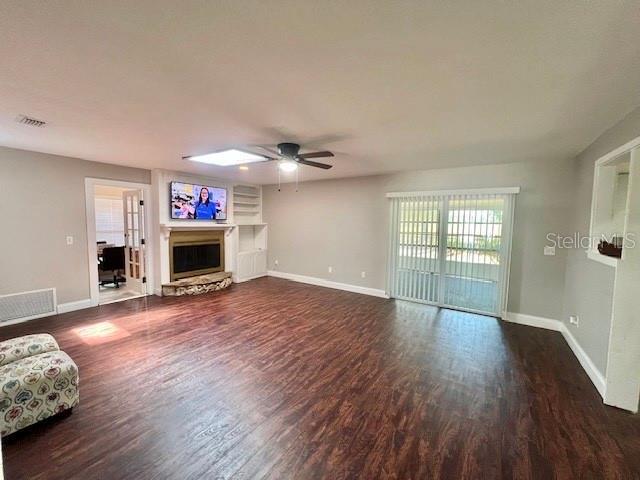 Foto del edificio - 120 Fairway Ten Dr