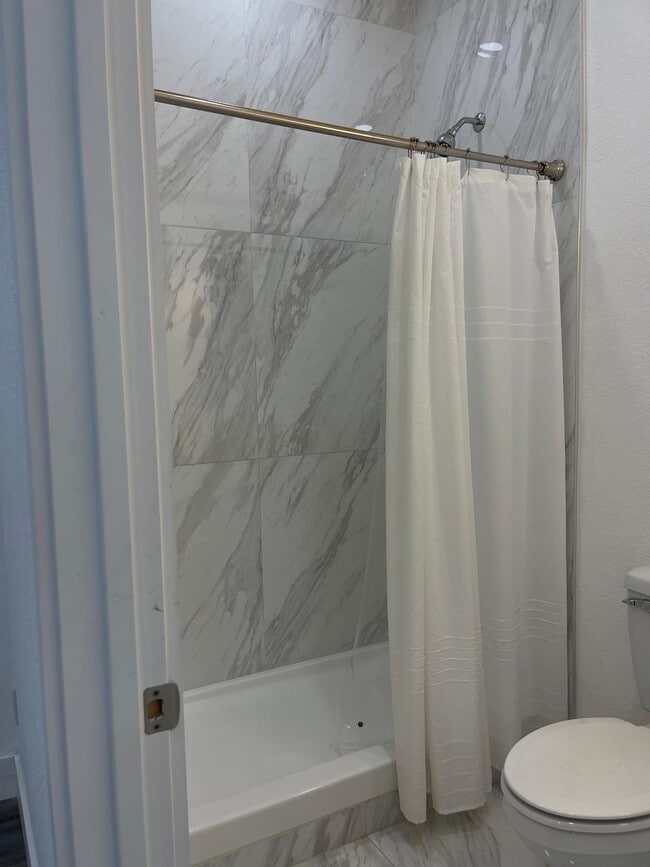 Baño - 22916 SW 115th Ave