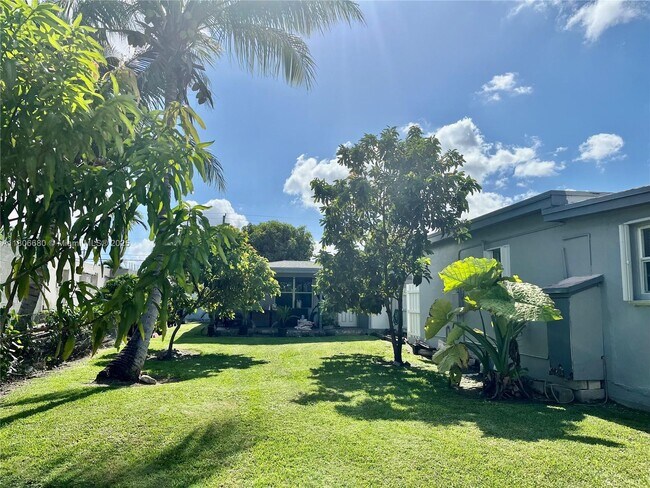 Foto del edificio - 3135 SW 64th Ave