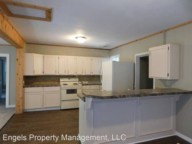 Foto del edificio - 3 br, 1 bath House - 820 W 6th
