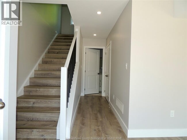 Photo du bâtiment - 3933 Woodward Blvd