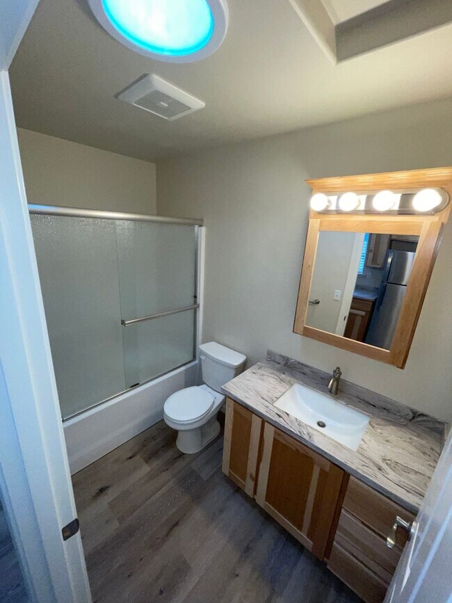 Foto del edificio - 1120 Chelsea Wy