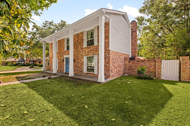 Building Photo - 2114 Briargreen Dr