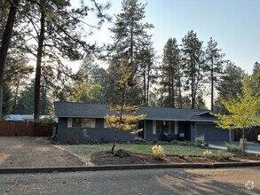 Building Photo - 60847 Cultus Dr