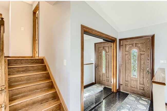 Building Photo - 4490 Cove Ln