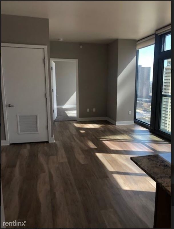 Foto del edificio - 1 br, 1 bath Apartment - 611 N State St