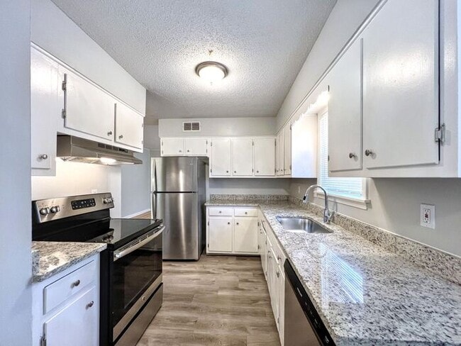 Foto del edificio - 3180 Bluefield St