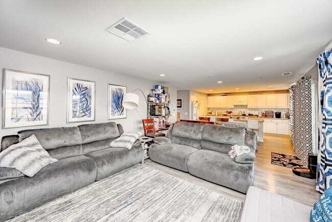 Foto del edificio - 2619 Candleberry Way