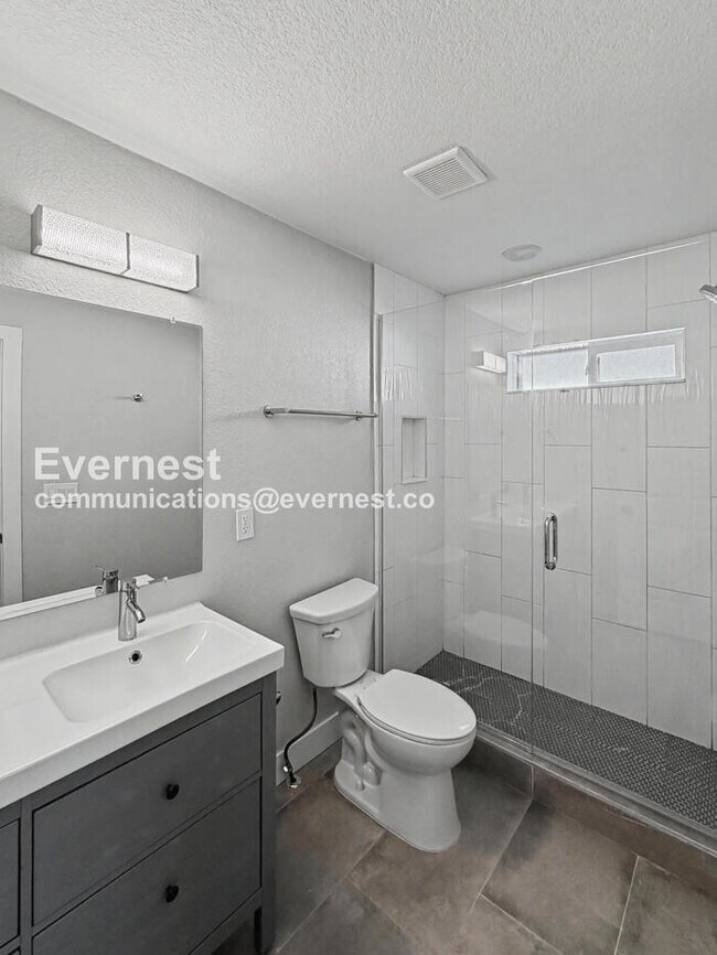 Foto del edificio - 3875 S Bannock St