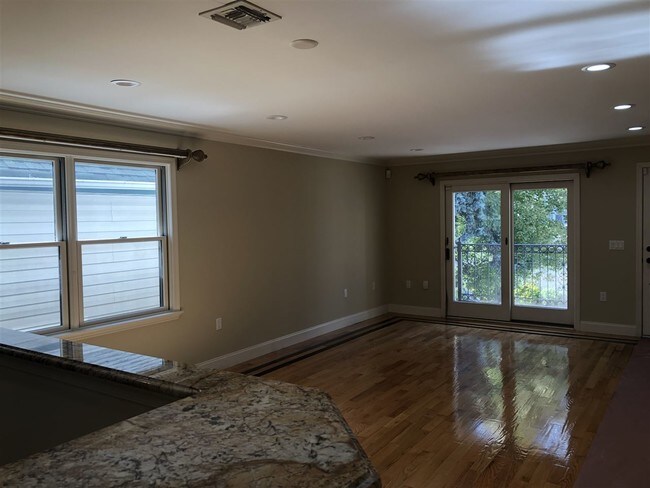 Foto del edificio - 6112 Fillmore Pl