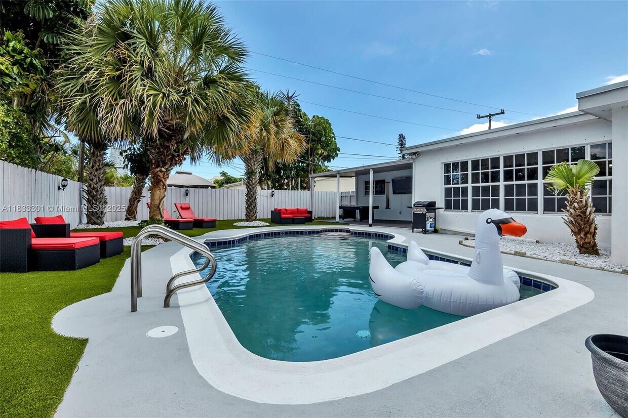 Foto principal - 2545 NE 214th St