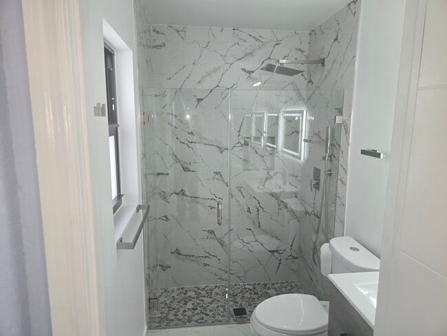 Photo - 716 Truman St House