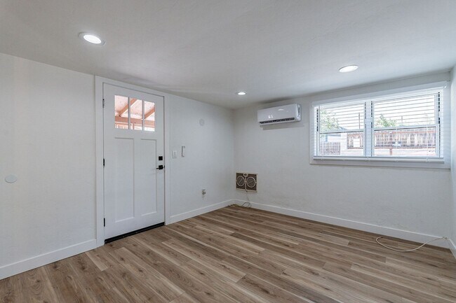 Foto del edificio - 711-713 E. 5th St. ( 711-1, 711-2, 713 )