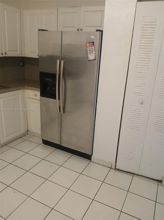 Building Photo - 5100 SW 41st St