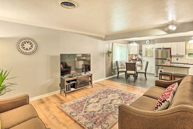 Foto del edificio - 4629 Fletcher Ave