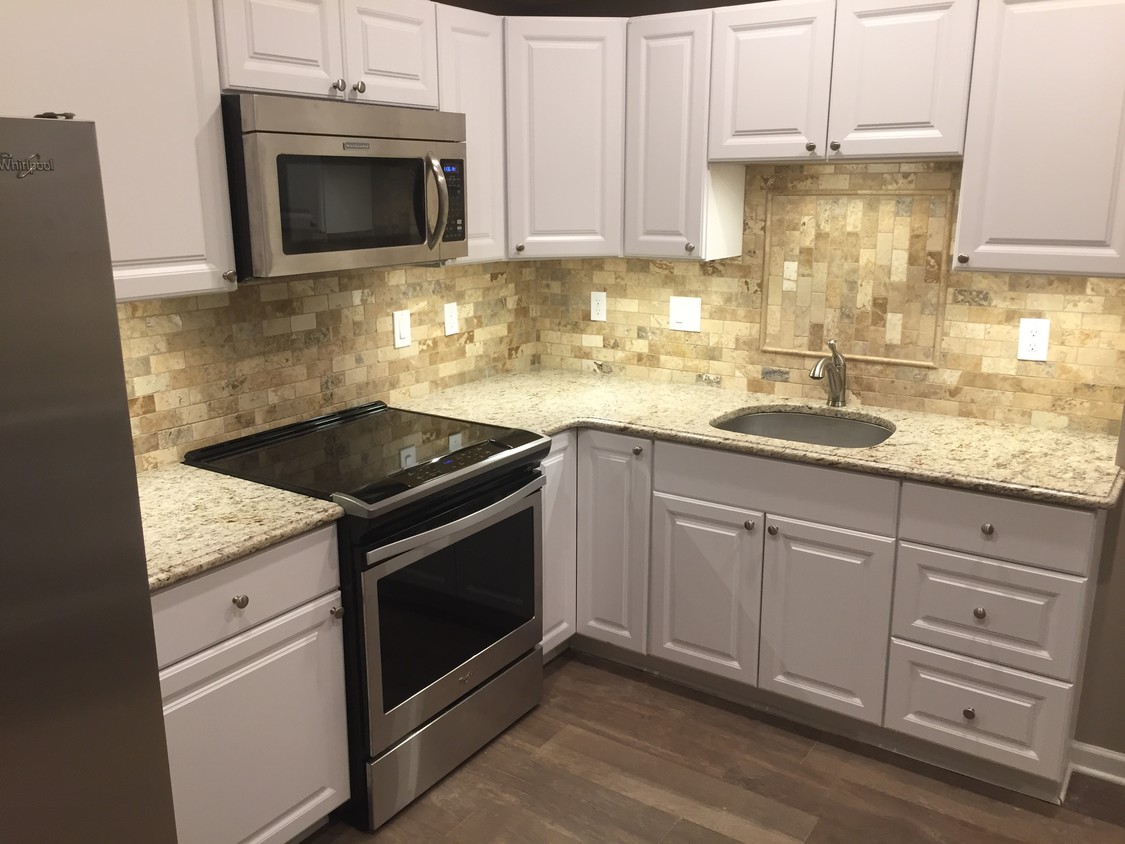 Foto principal - 4005 Bridle Ridge Dr