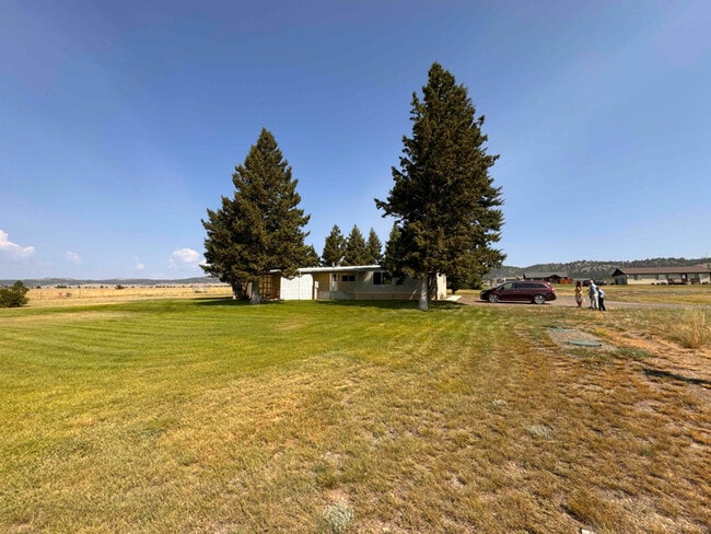 Building Photo - 8620 Applegate Dr