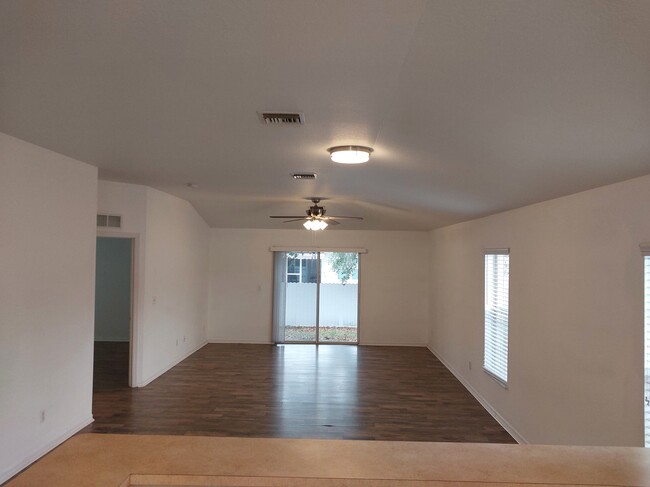 Building Photo - 557 Windermere Dr