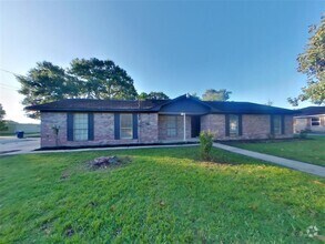 Building Photo - 205 4th St
