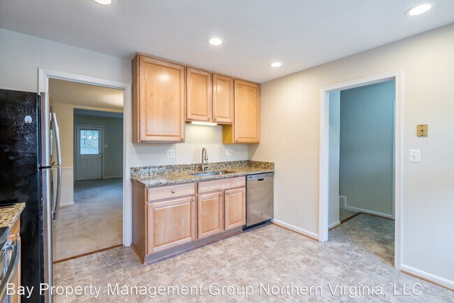 Building Photo - 3 br, 3.5 bath House - 9103 VOSGER CT