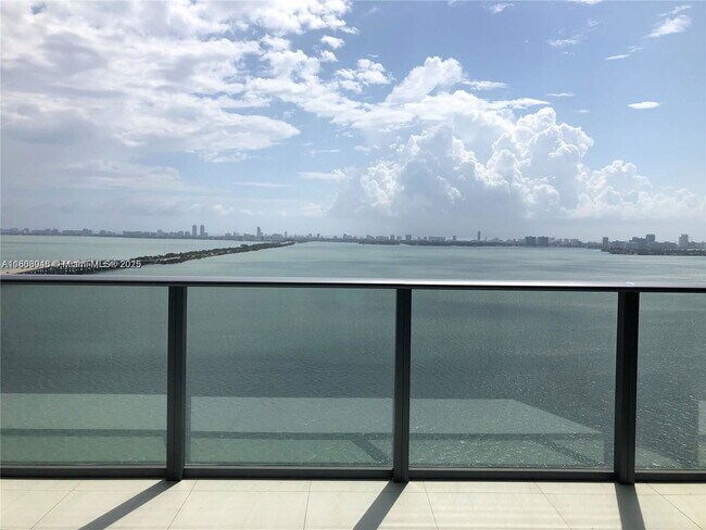 Foto del edificio - 480 NE 31st St