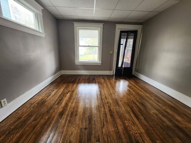 Foto del edificio - 466-468 Colvin St.
