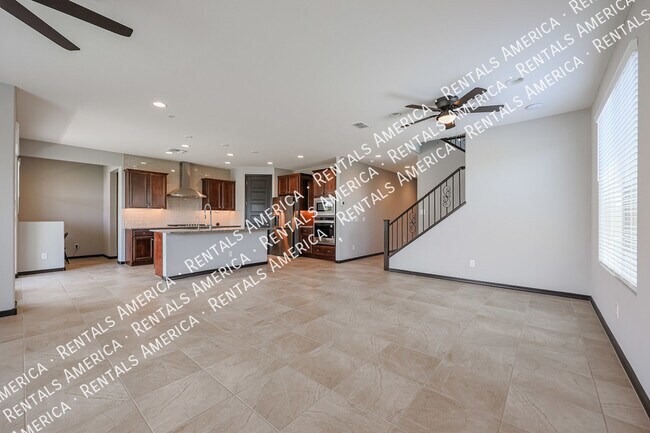 Building Photo - 5610 N 90th Dr