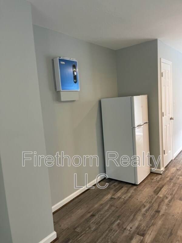 Building Photo - 2554 Mt Auburn St