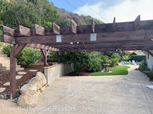 Building Photo - 3 br, 2 bath House - 161 Vista Del Mar