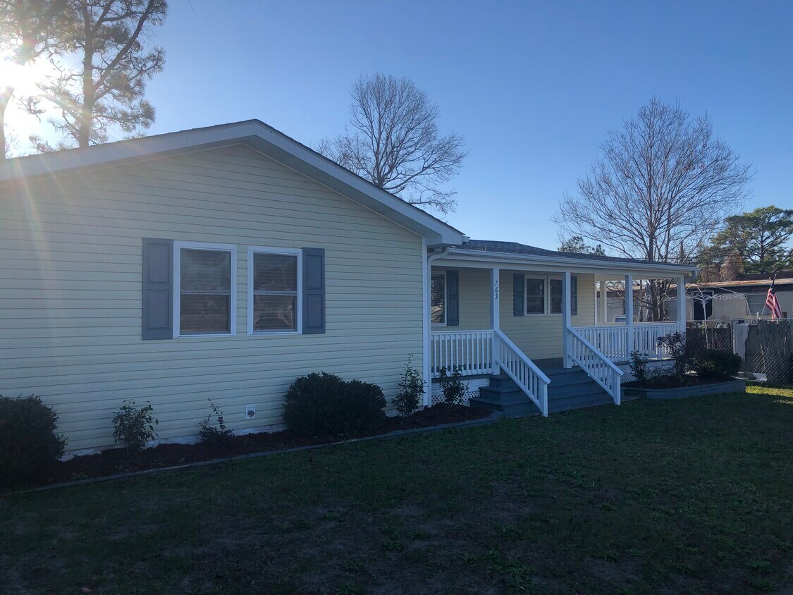 763 Broad Creek Loop Rd, Newport, NC 28570 House Rental in Newport