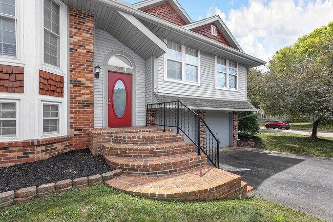 Foto del edificio - 3165 Curtis Knoll Dr