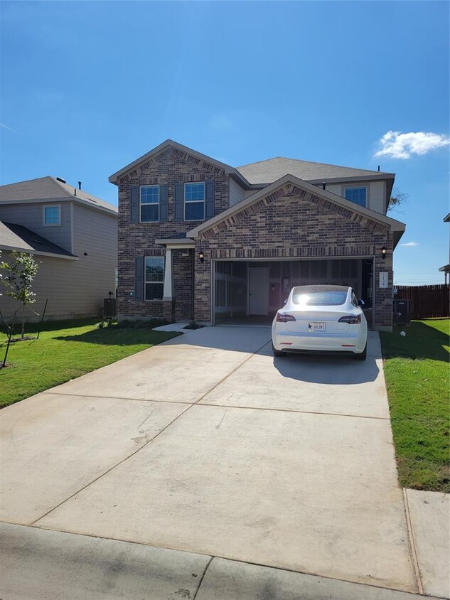 Foto principal - 2104 Cliffbrake Wy