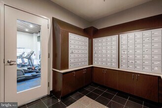 Building Photo - 2100 Walnut St