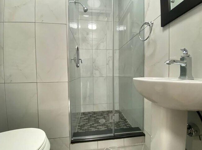 Foto del edificio - Beautiful & Attractive Apartment In Astoria